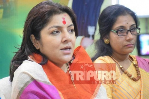 'Women should take weapons in hands when they are in Manik Sarkar's state', says Locket 'Women should take weapons in hands when they are in Manik Sarkar's state', says Locket